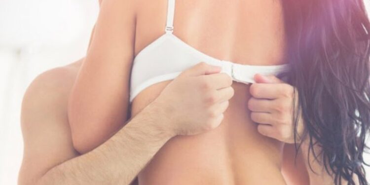 Lưu ý quan trọng khi trải nghiệm lần đầu quan hệ tình dục Lưu ý quan trọng khi trải nghiệm lần đầu quan hệ tình dục