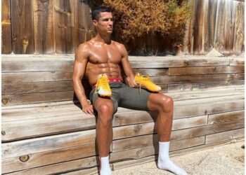 Đàn ông có cơ bụng chuẩn 6 múi bao giờ cũng thu hút phái đẹp.