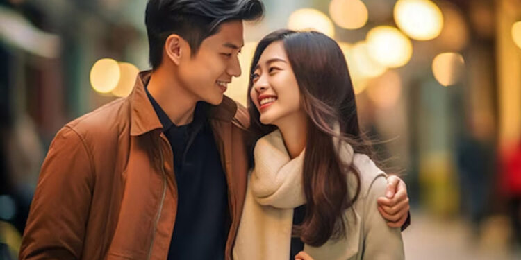 Nhiều cặp vợ chồng trẻ ngày nay không sẵn sàng chiêu đãi bạn bè ở nhà mà thích ra nhà hàng bên ngoài hơn. (Ảnh: ITN).