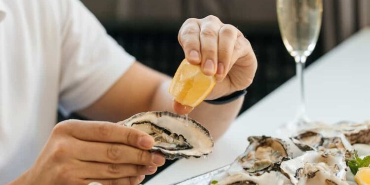 Ăn hàu có tác dụng gì cho nam giới? 5 tác dụng bất ngờ bạn nên tận dụng!