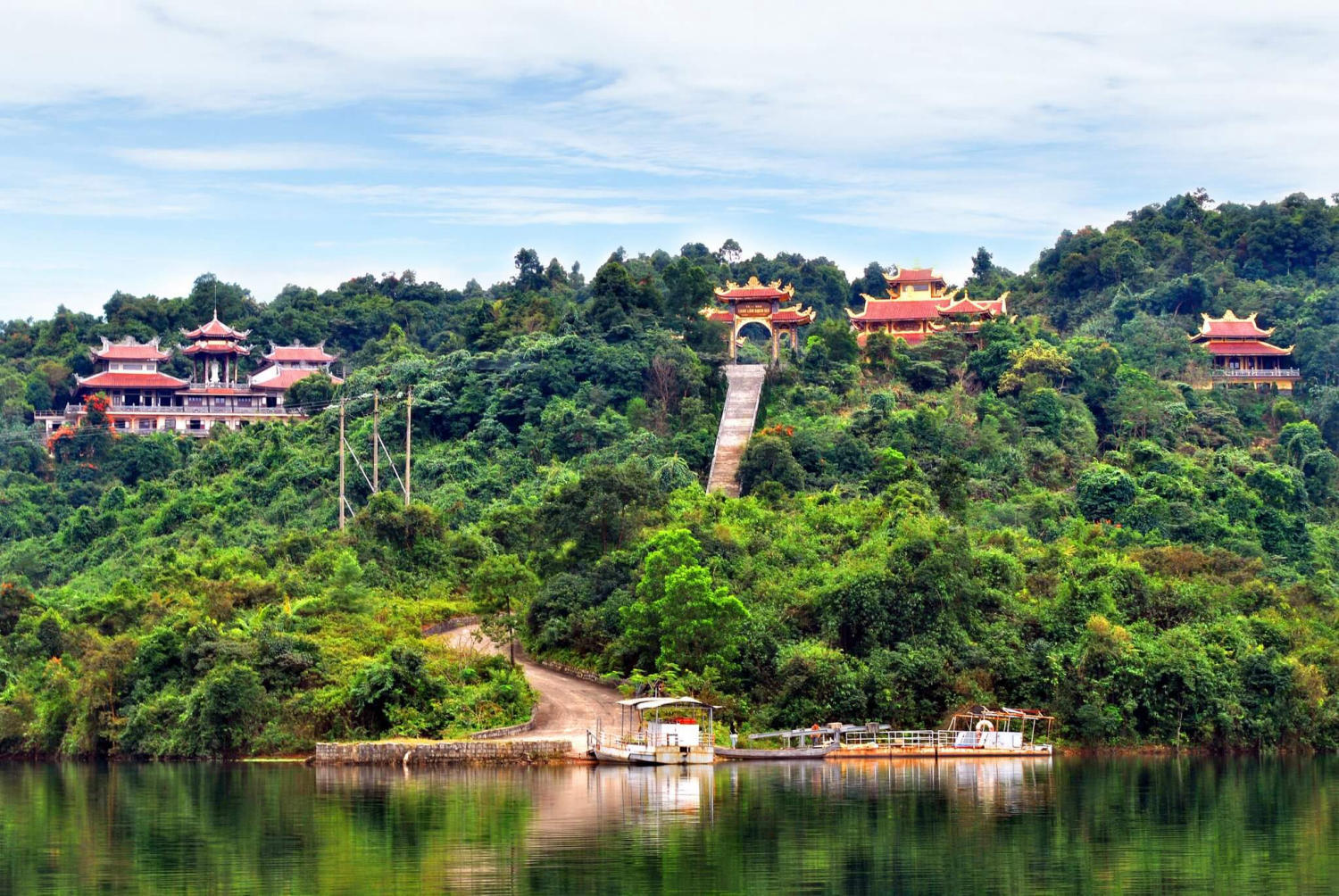 dan ong phai dep doi robin ngam nhin toan canh da lat tho mong tu tren cao 07 1634656871